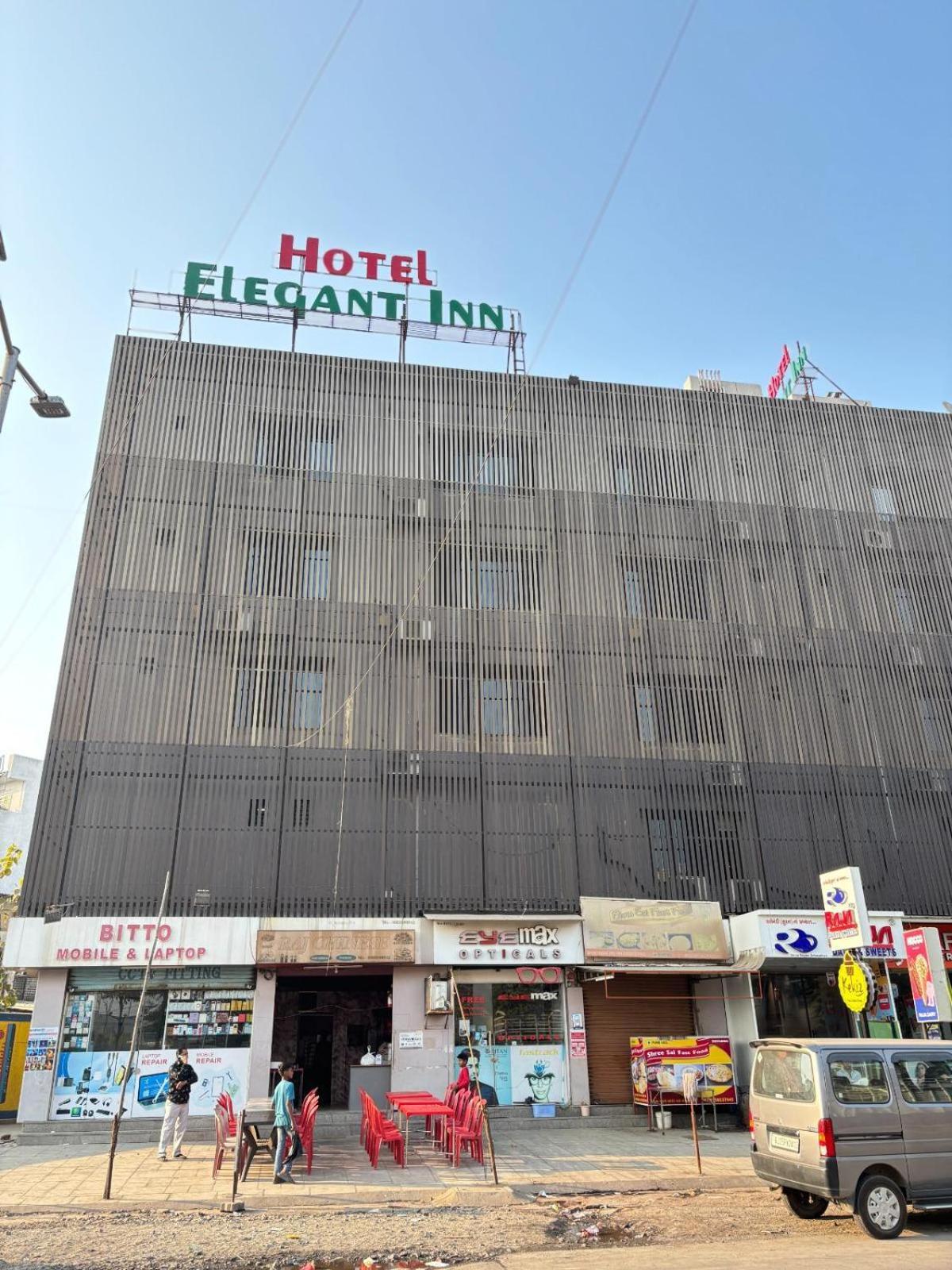 Hotel Elegant Inn Сурат Екстериор снимка