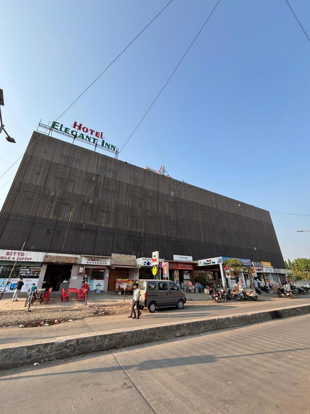 Hotel Elegant Inn Сурат Екстериор снимка